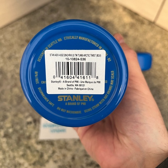 The Quencher H2.0 FlowState™ Tumbler | 40 OZ - Arctic Twist Limited Edition - Picture 2 of 5